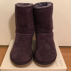 Purple shirt Ugg boots